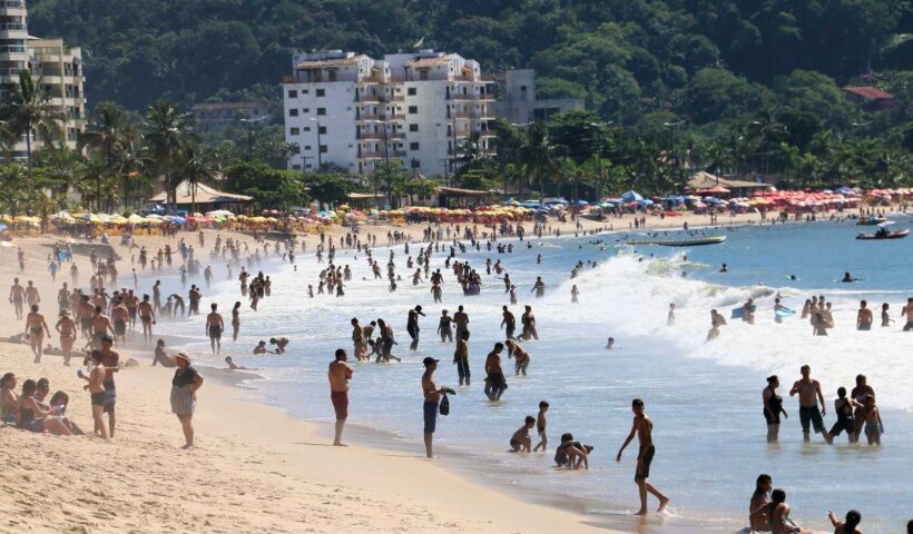 Homem morre afogado na praia Martim de Sá, em Caraguatatuba