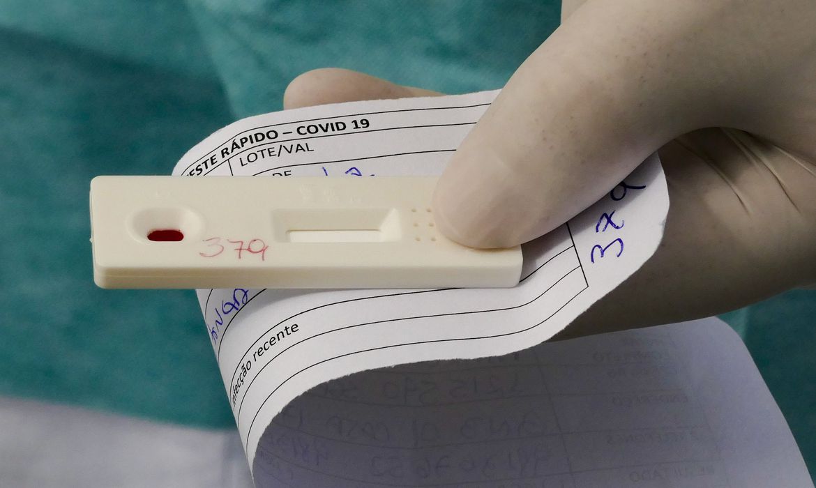 Após infectados e mortes por Covid-19, Ambev faz testagem em massa de trabalhadores