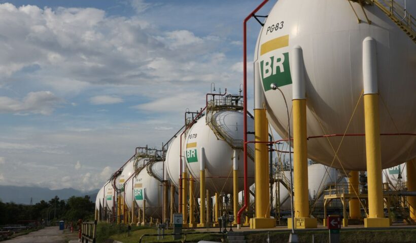 Petrobras reduz preço do diesel às distribuidoras. petrobras-reduz-preco-do-diesel-as-distribuidoras