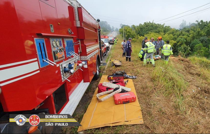 Homem fica ferido após cair em ribanceira de 30 metros na Rodovia Floriano Rodrigues Pinheiro