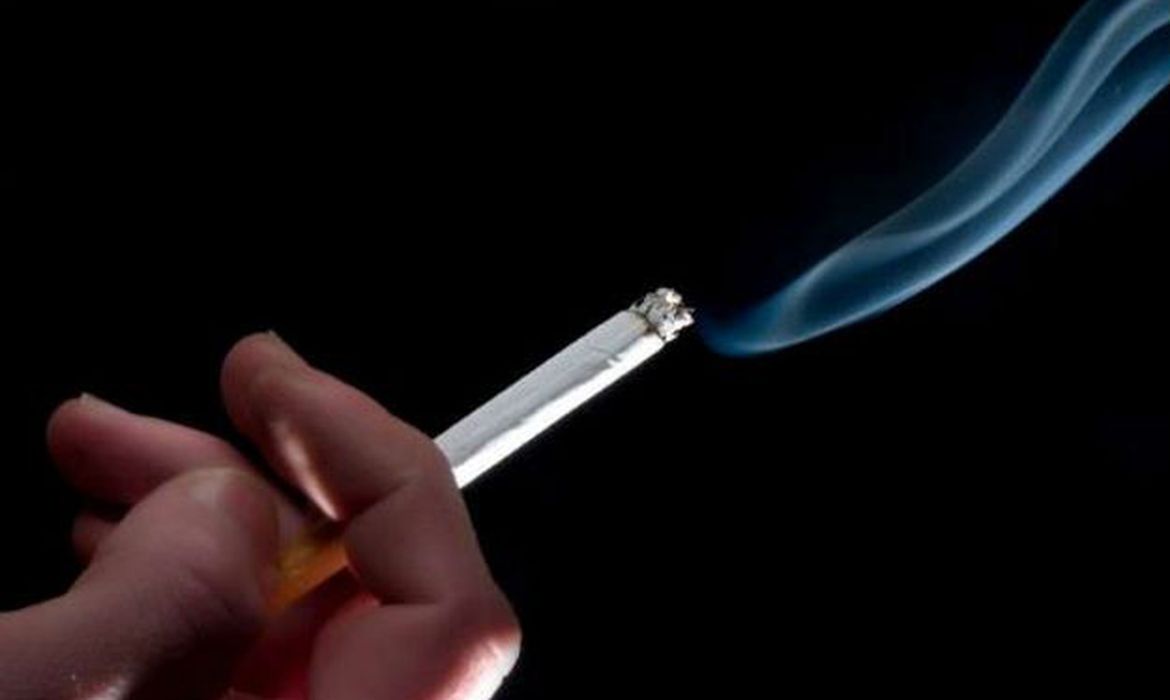 Consumo de cigarro aumentou 34% entre fumantes brasileiros durante pandemia