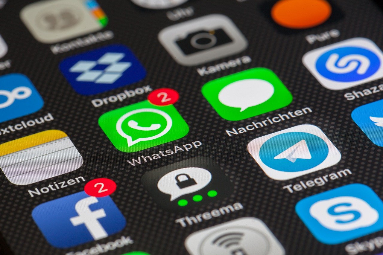 Pagamentos por WhatsApp Pay podem facilitar golpes e fraudes, alerta especialista 