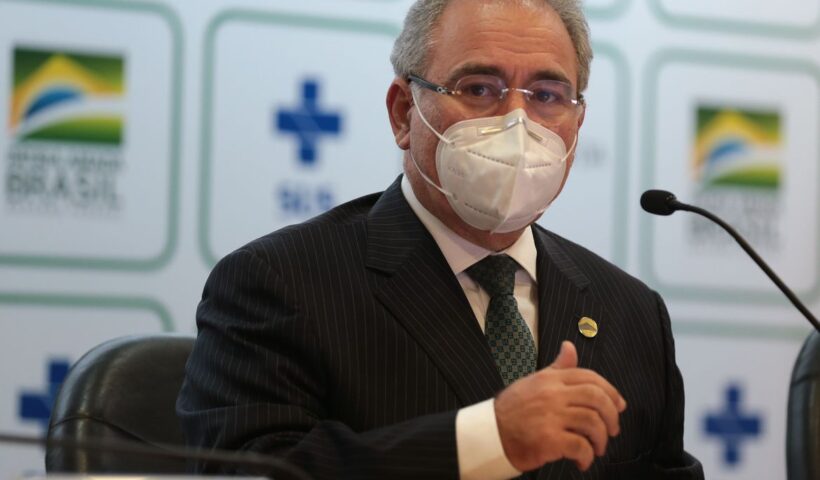 Ministro quer rebaixar covid-19 para endemia