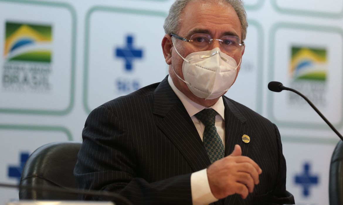 Ministro quer rebaixar covid-19 para endemia