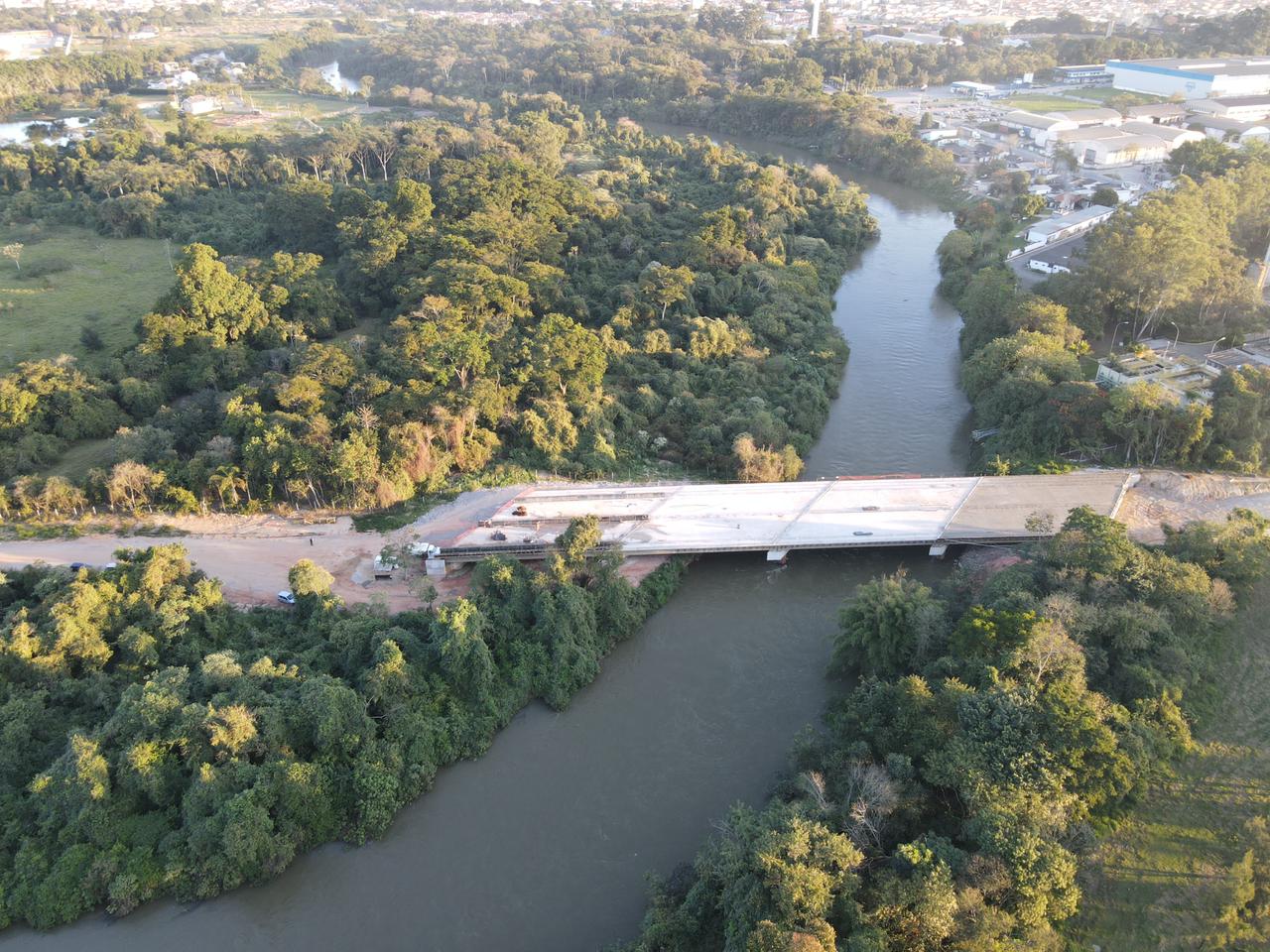 Secretário de Mobilidade Urbana atualiza obras da terceira ponte e recapeamento em Jacareí