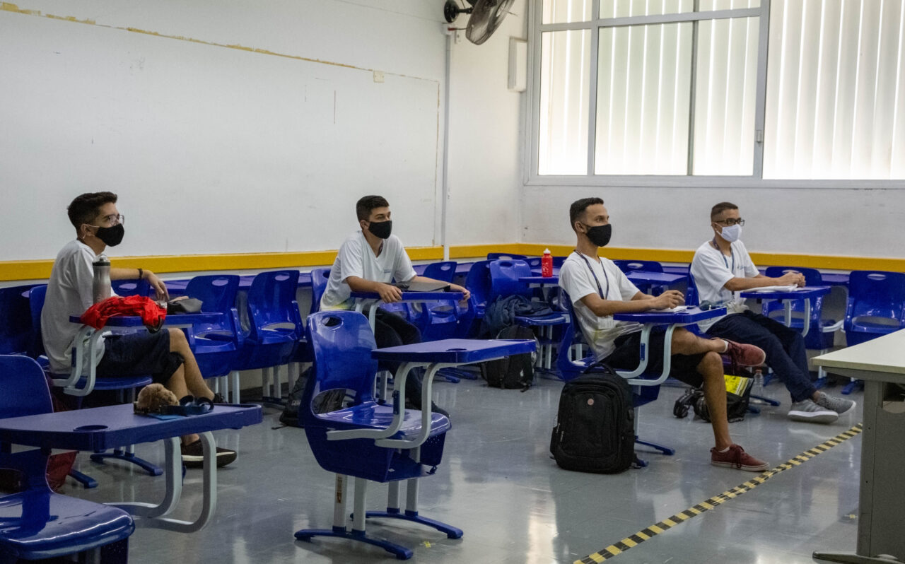 São Paulo anuncia novo plano de ampliação para retomada às aulas presenciais em agosto