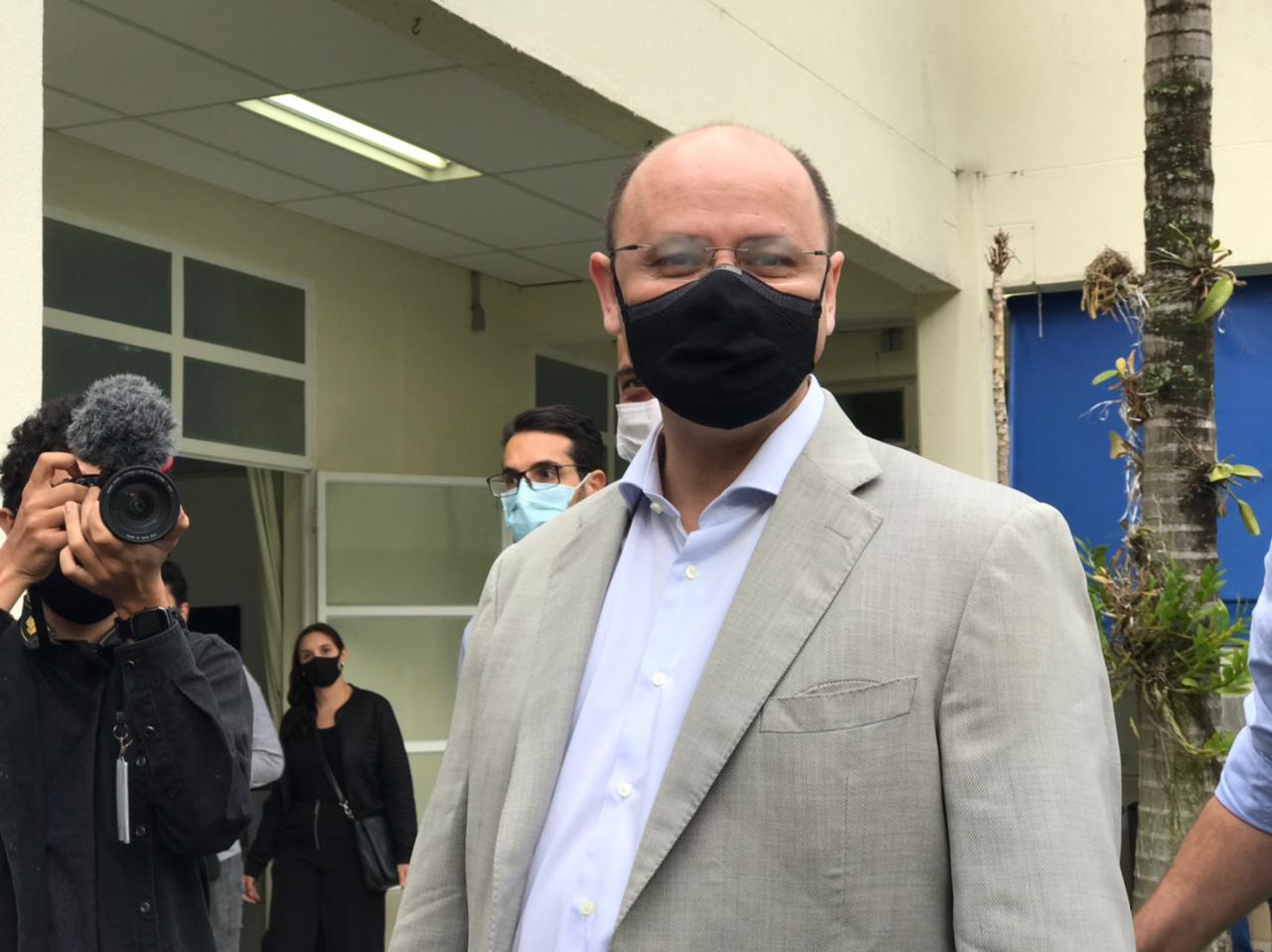 Rossieli Soares acompanha imunização em São José e avalia obrigatoriedade de retomada às aulas