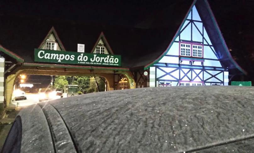 Com expectativa de receber 70 mil turistas, Campos do Jordão retoma barreira sanitária durante feriado 