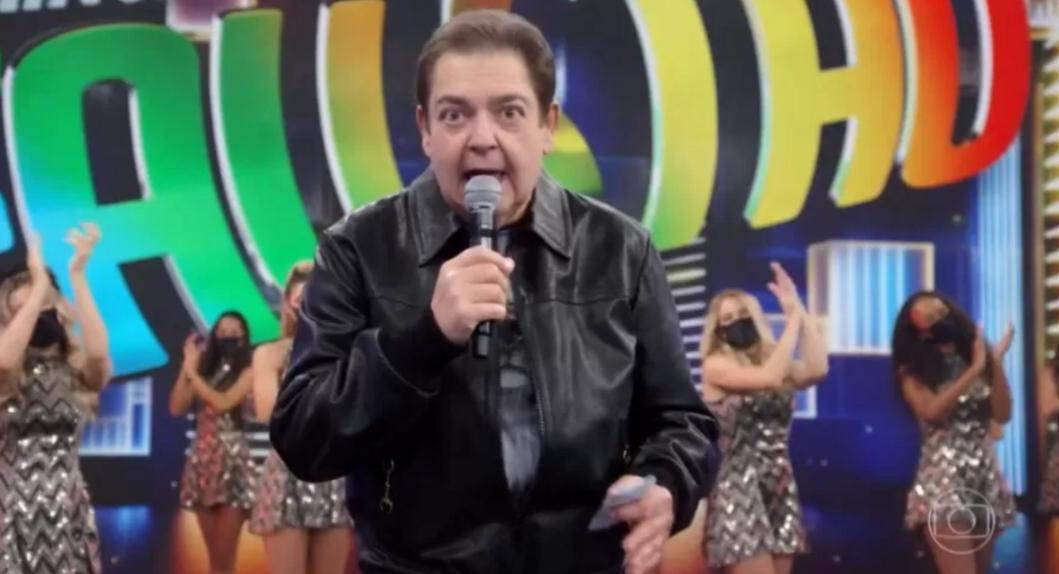 Ausência de Faustão no 'Super Dança dos Famosos' gera memes na web; veja