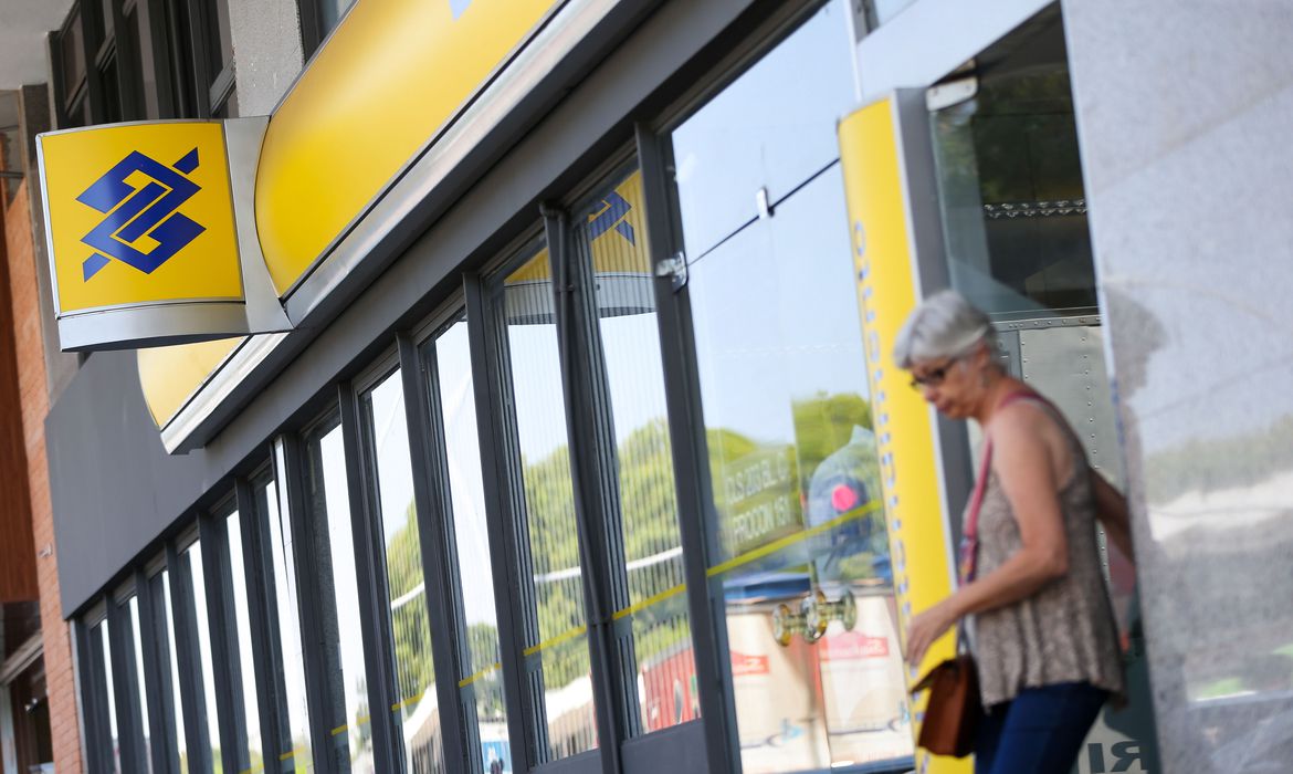 Inscrições para concurso no Banco do Brasil terminam nesta quarta-feira (28)