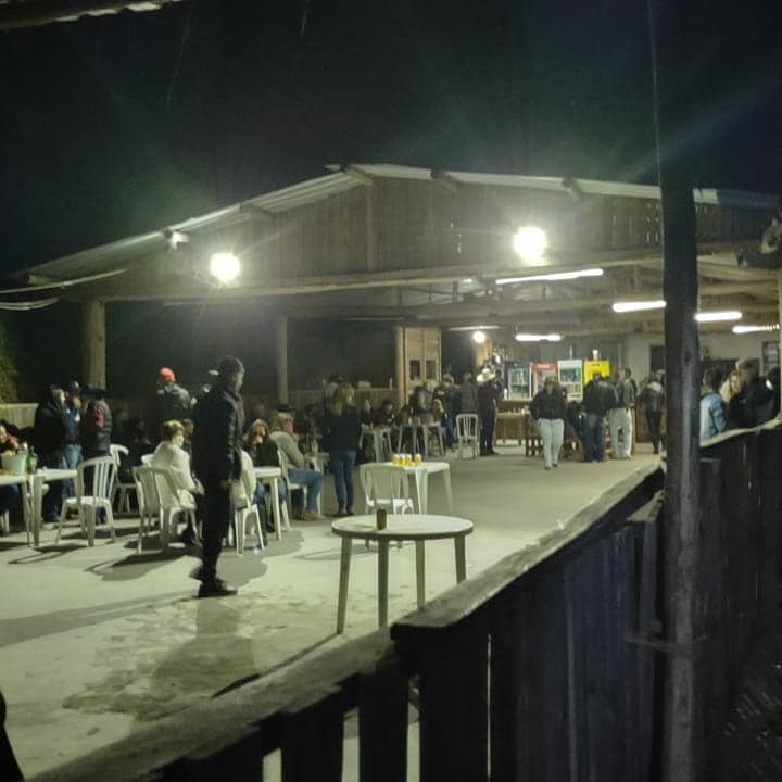 Festa clandestina com mais de 150 pessoas é flagrada em Jacareí