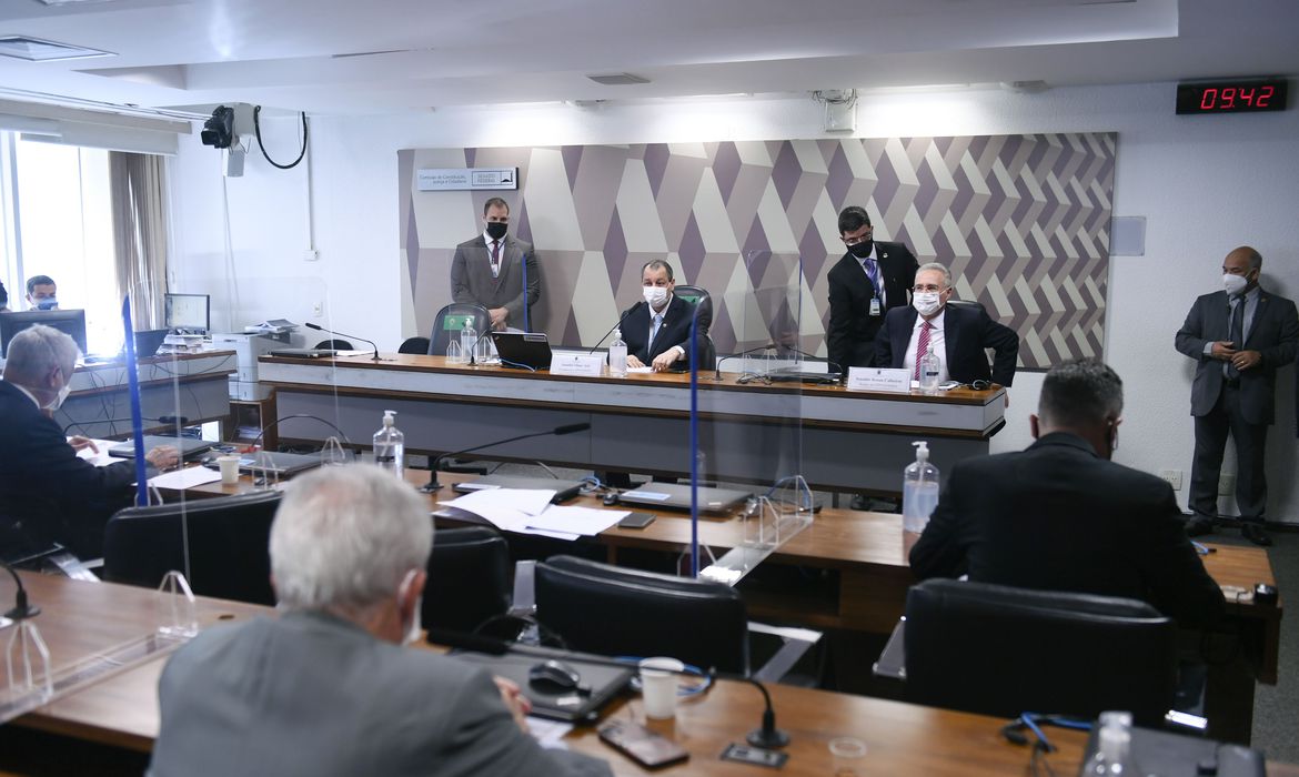 "Temo que lá na frente haja acordo político", opina deputado Eduardo Cury sobre CPI da Covid