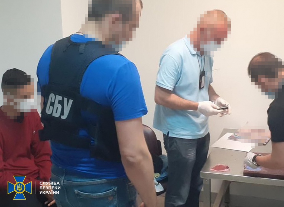 Após ser flagrado com cocaína, jovem de São José é preso por tráfico internacional de drogas na Ucrânia