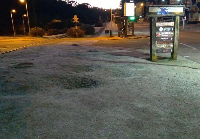 Meteorologista confirma chegada de frente fria e desmente probabilidade de neve em Campos do Jordão