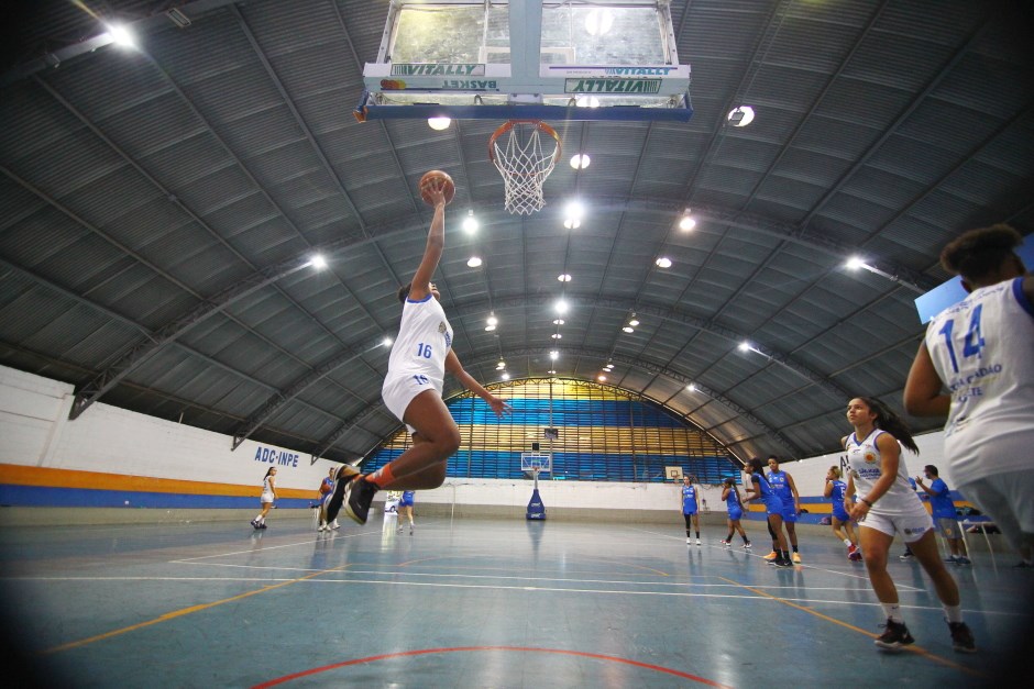 Basquete feminino de São José faz jogo decisivo contra Pinda neste sábado