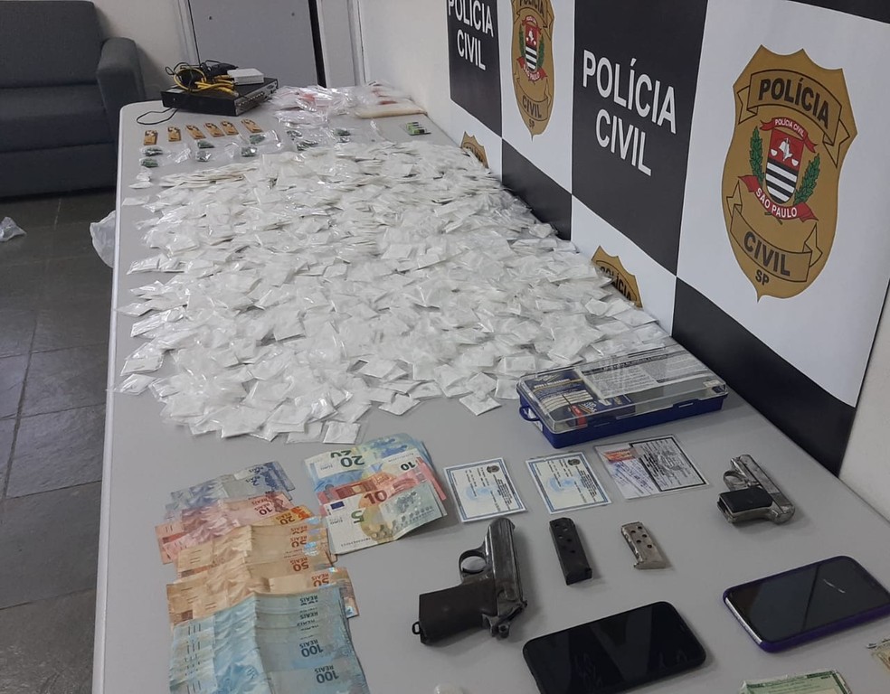 Polícia prende homens com drogas e armas durante operação em Campos do Jordão 