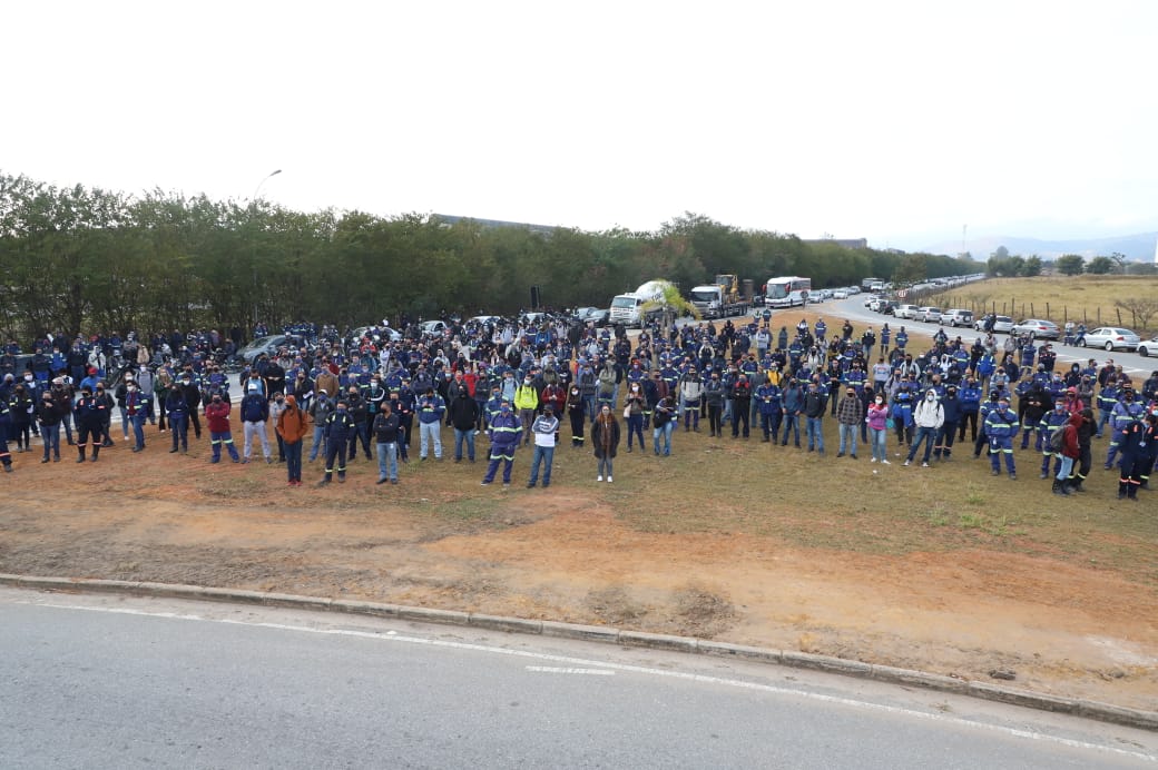 Trabalhadores da Gerdau fazem paralisação e protestam por correções de salário 