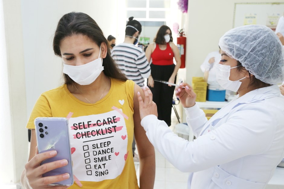 Cidades da região fazem repescagem da vacinação contra Covid-19 nesta segunda