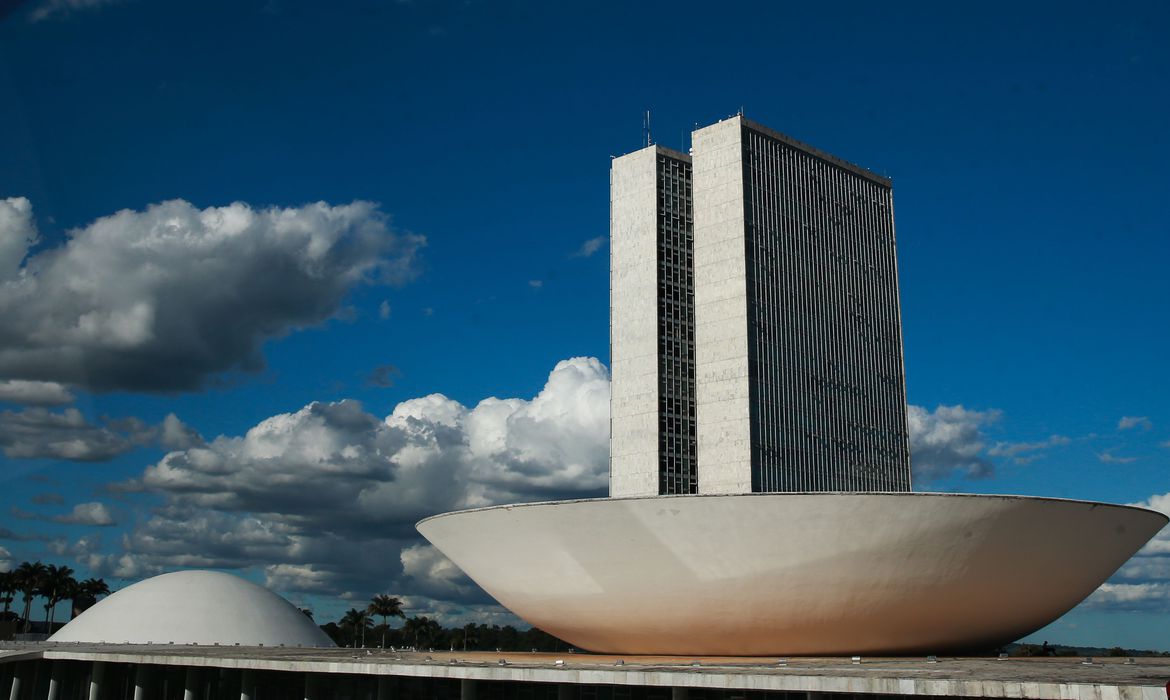 Superedição de OVALE abordará sobre polêmica da PEC do Voto Impresso