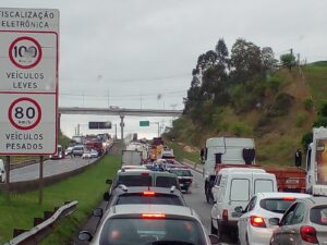 acidente dutra motociclistas