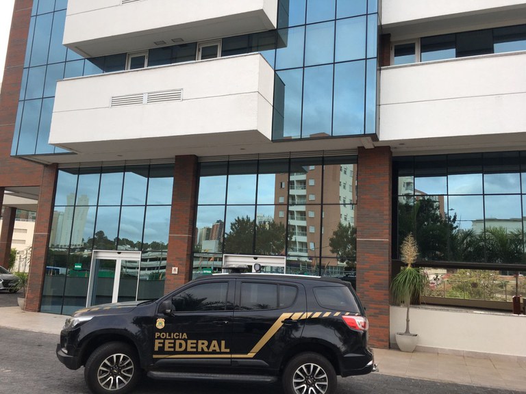 polícia federal operação cigarro