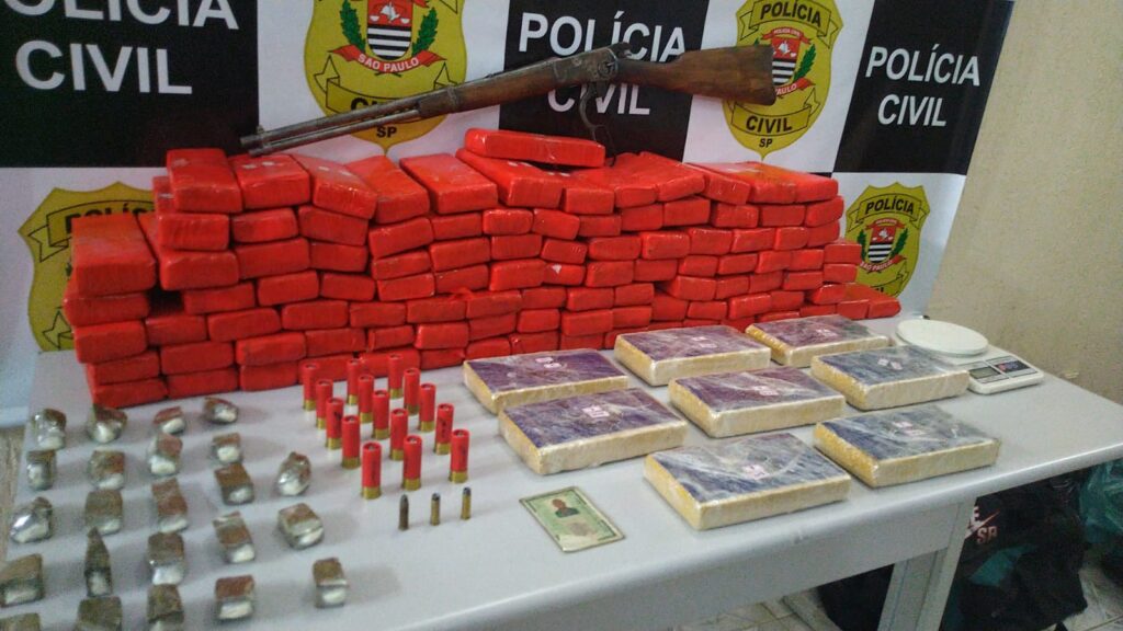 apreensão 102 tijolos de maconha