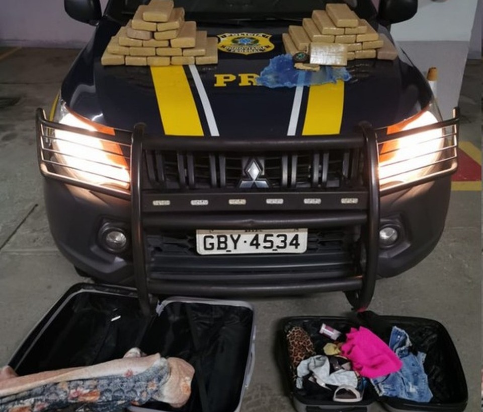 mulher presa drogas ônibus são josé dos campos