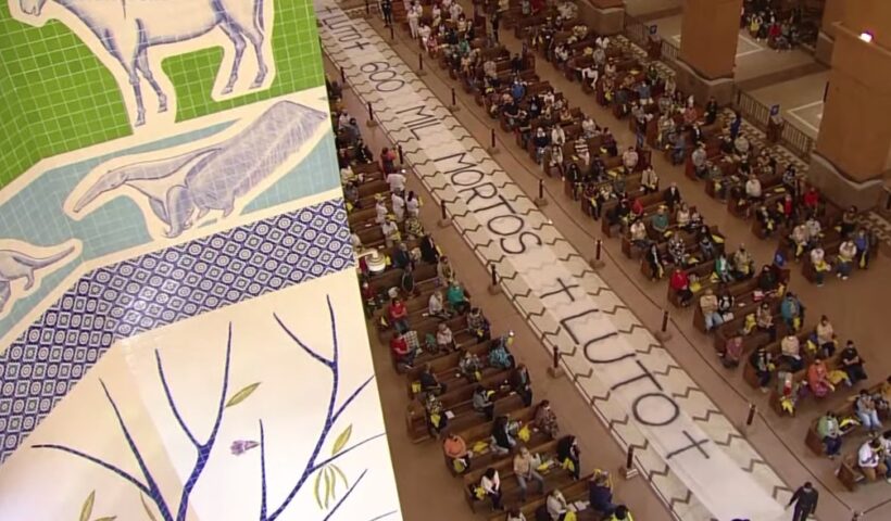 aparecida homenageia mortos covid-19 faixa