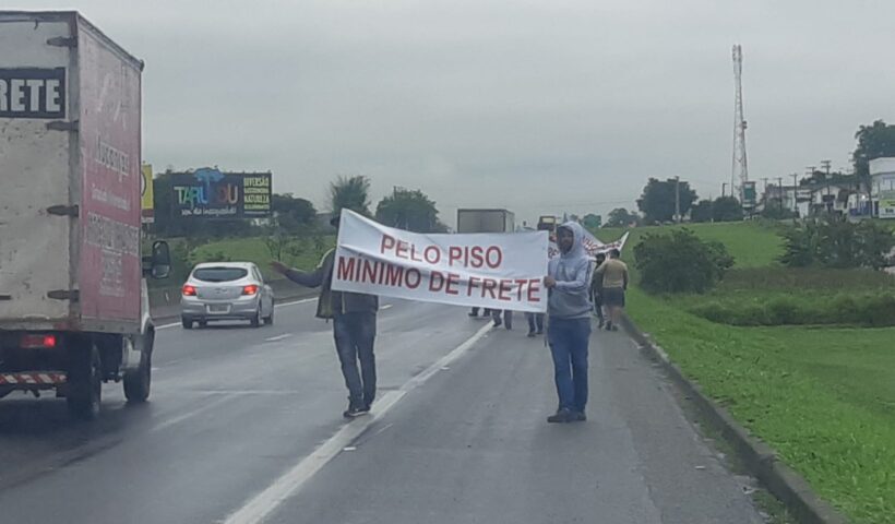 protesto caminhoneiros