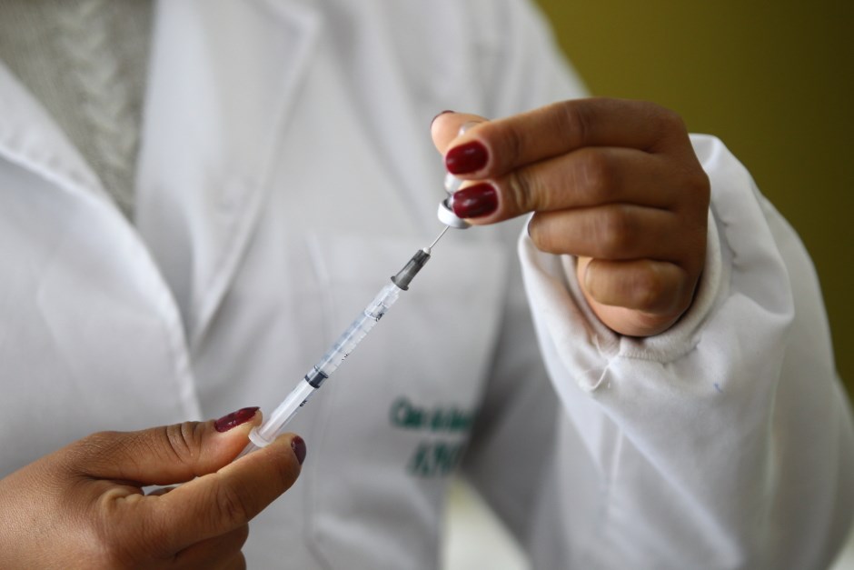 Saiba quem pode tomar a 2ª e a 3ª doses nesta quarta-feira