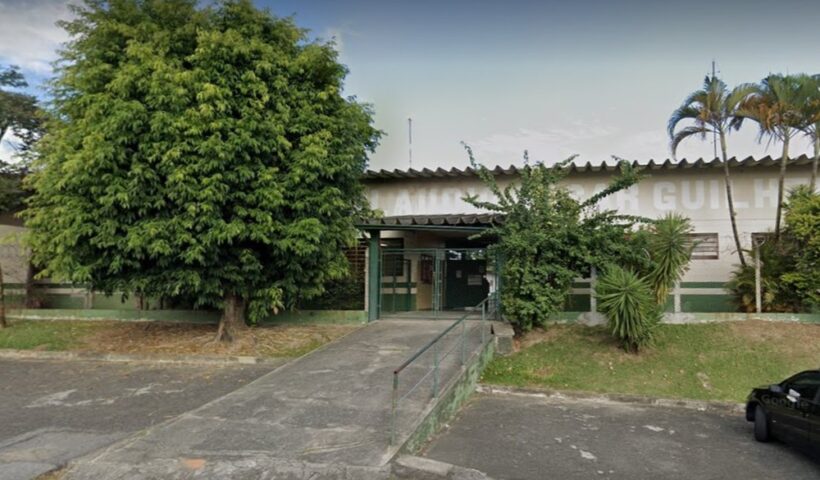 canivete adolescente ferido escola