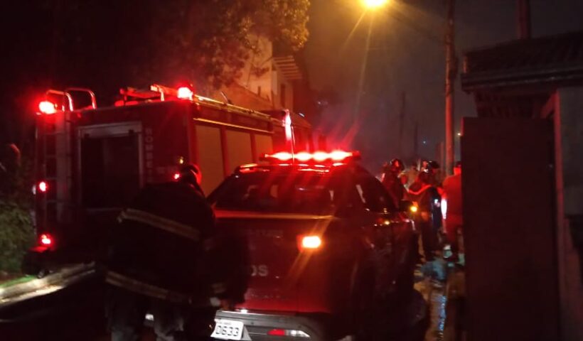 Fogo atinge edícula em Campos do Jordão
