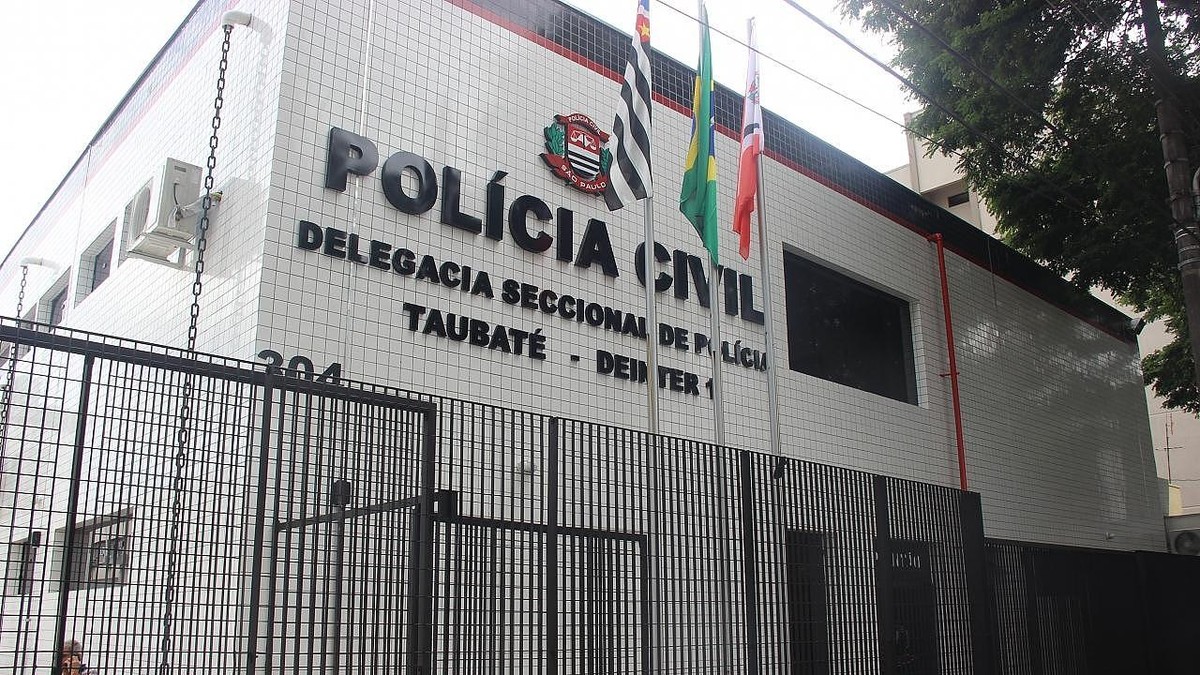Delegacia de Taubaté - Casal é baleado em frente a tabacaria em Taubaté; suspeito ainda não foi detido