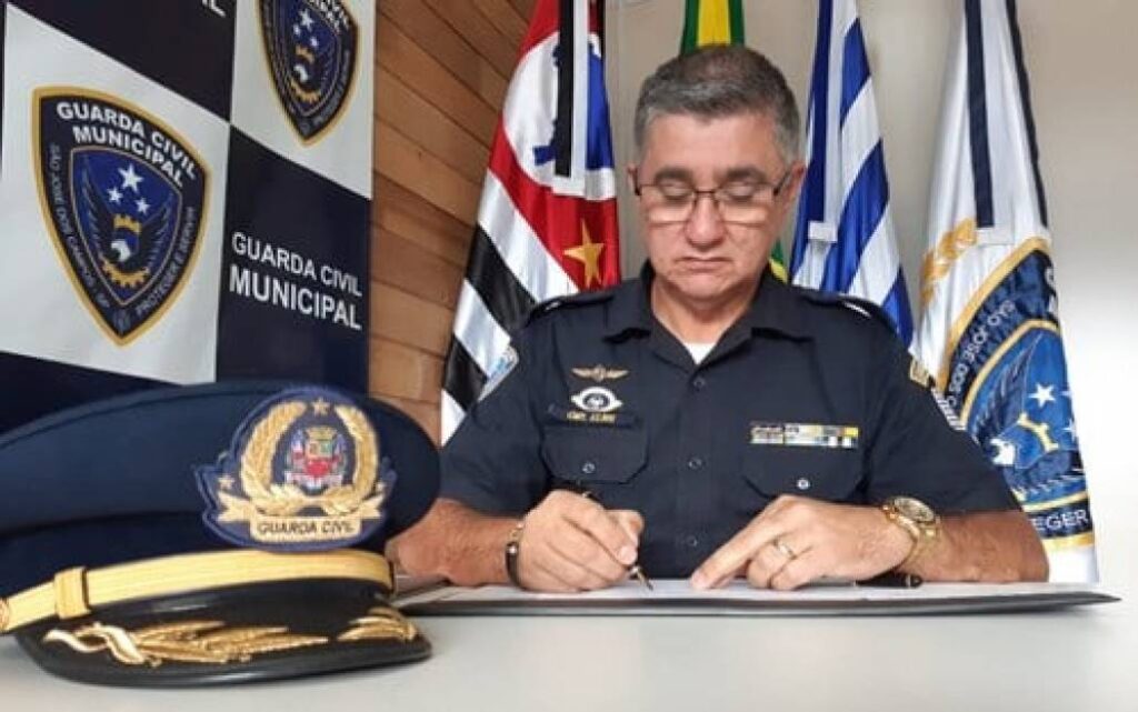 elvis de jesus comandante guarda civil municipal são josé dos campos