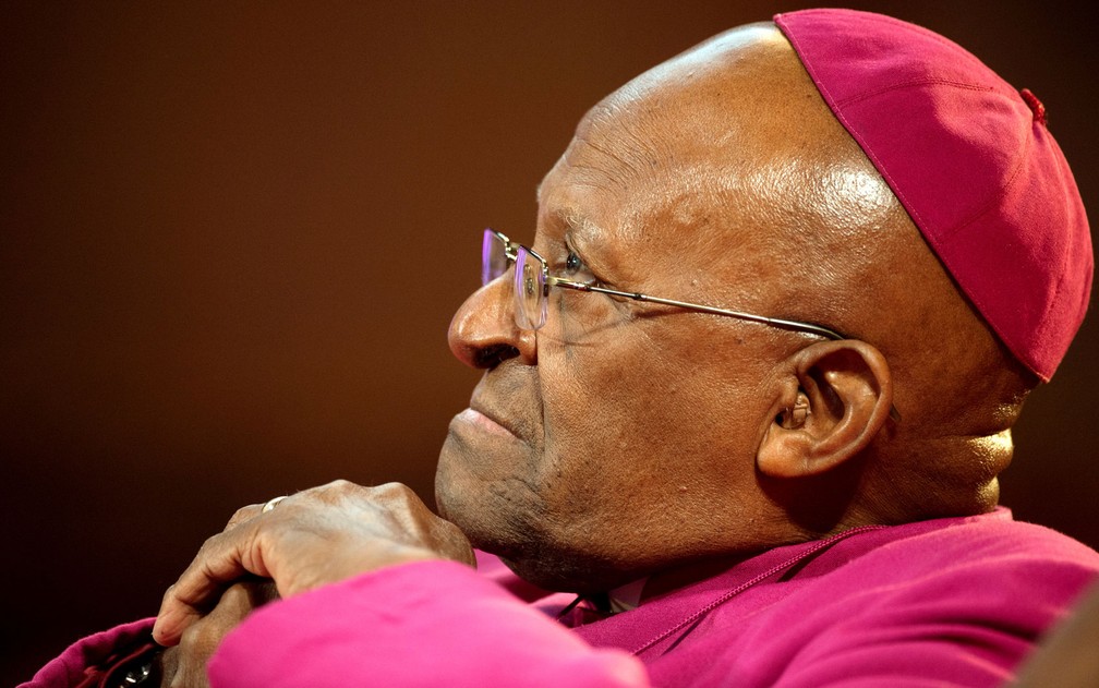 Morre Desmond Tutu, símbolo da luta contra o apartheid e Nobel da Paz