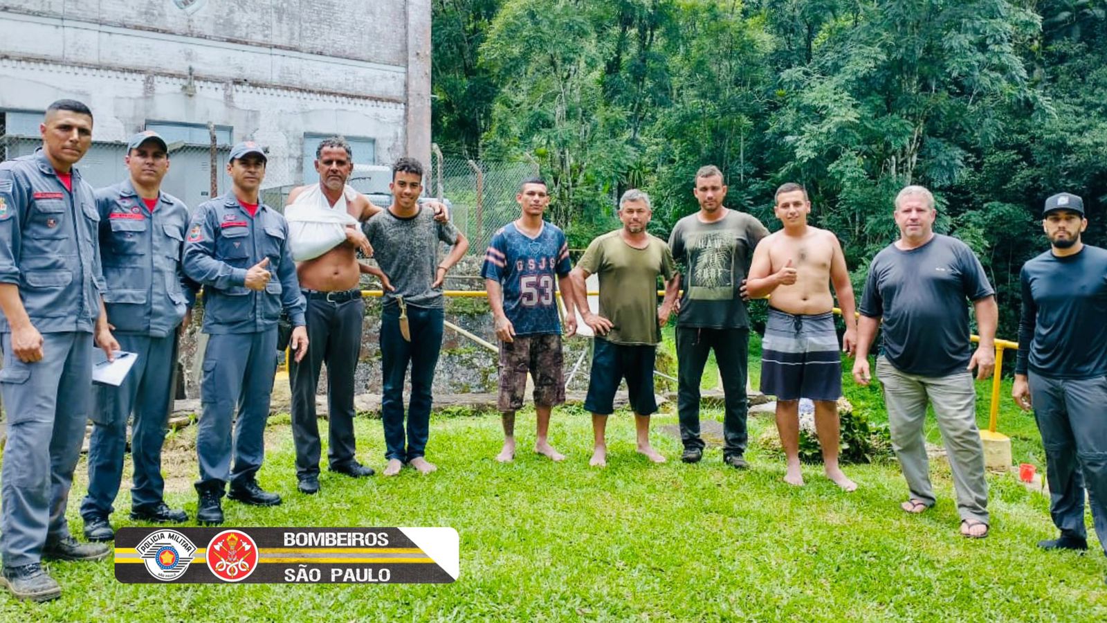 Grupo resgatado cachoeira 