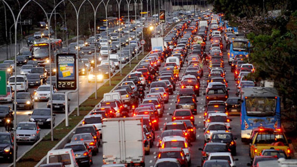 Rodízio de veículos será retomado nesta segunda-feira (17) em São Paulo
