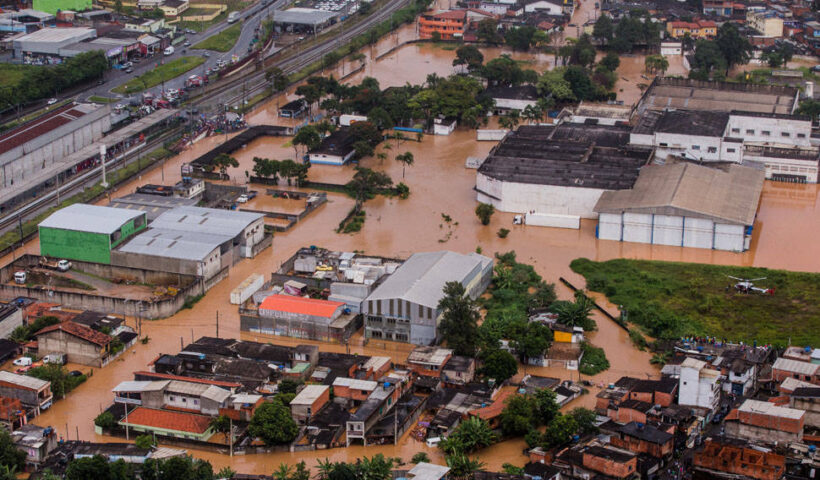 sobe para 24 o número de mortes provocadas pelas chuvas em são paulo