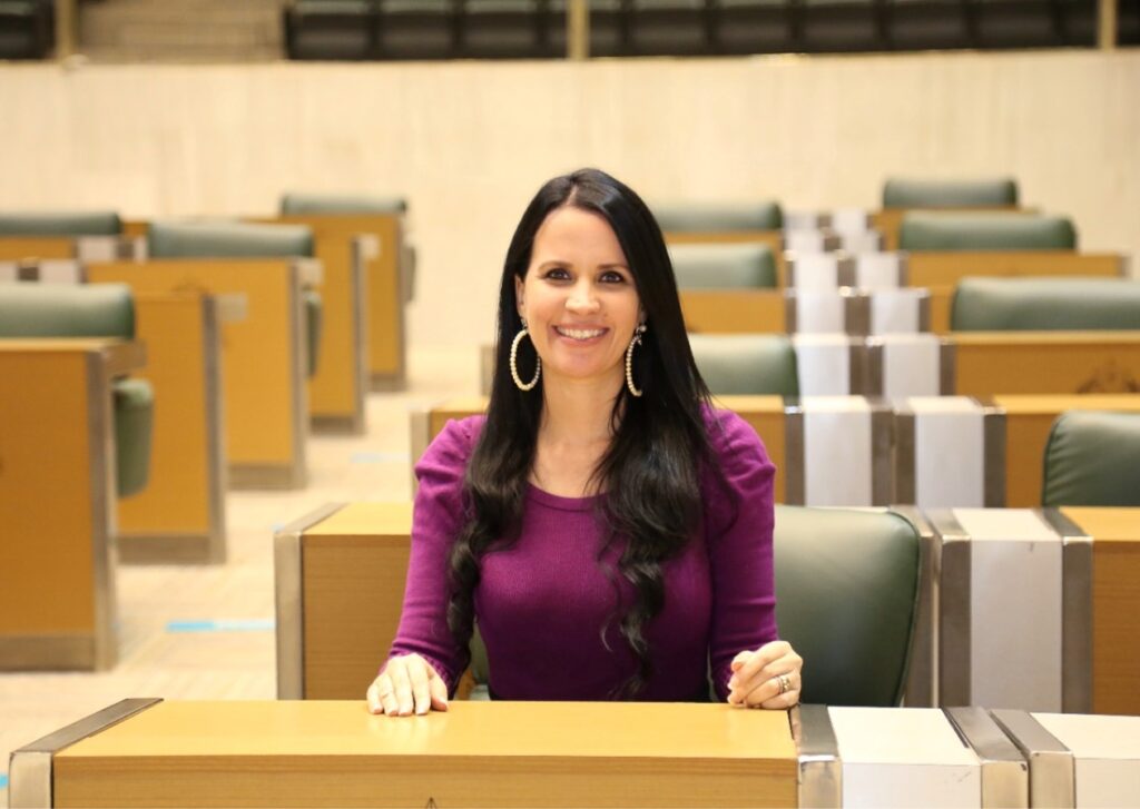 Letícia aguiar