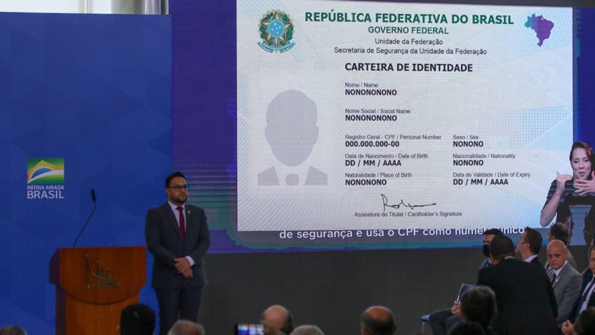 Governo lança nova Carteira Nacional de Identidade... Leia mais no texto original: (https://www.poder360.com.br/governo/governo-lanca-nova-carteira-nacional-de-identidade/) © 2022 Todos os direitos são reservados ao Poder360, conforme a Lei nº 9.610/98. A publicação, redistribuição, transmissão e reescrita sem autorização prévia são proibidas.