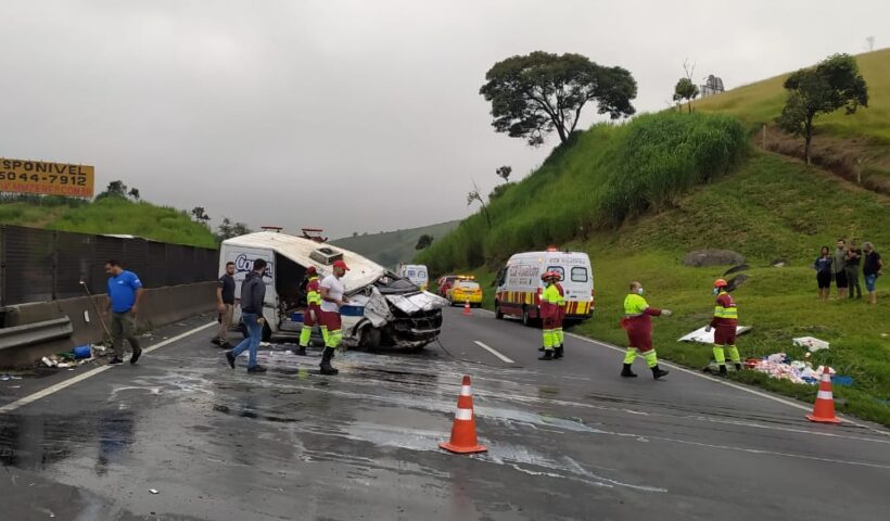 acidente com van e caminhão dutra aparecida