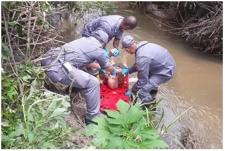 Idoso cai em um rio em Taubaté e é resgatado por bombeiros