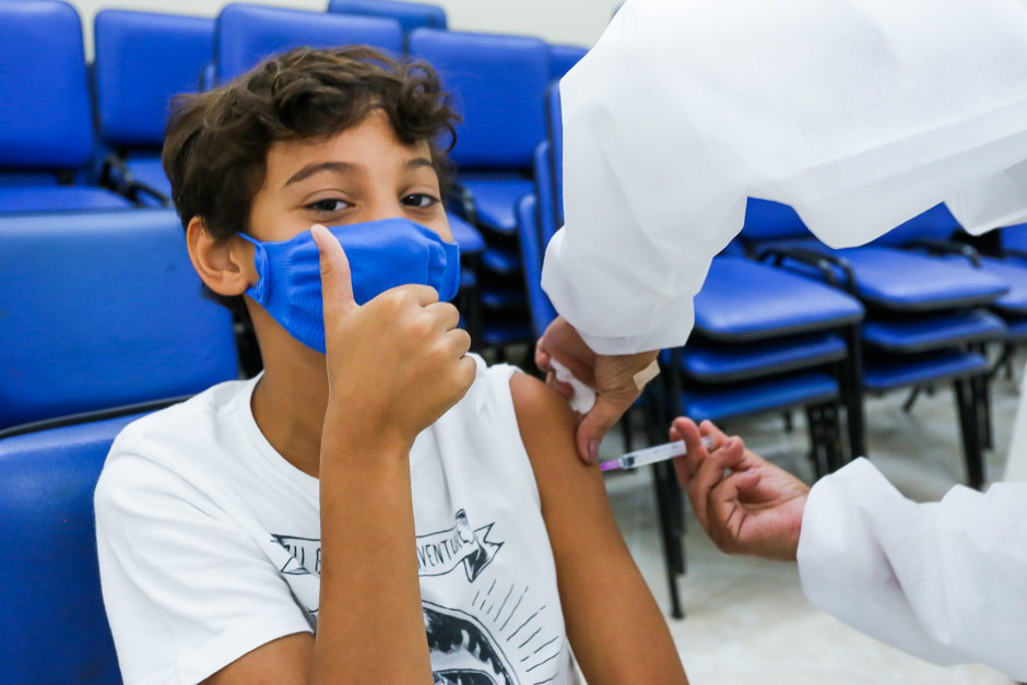 vacina crianças escolas sjc