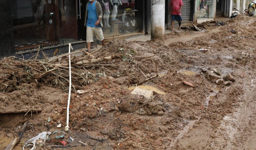mortos petrópolis chuva
