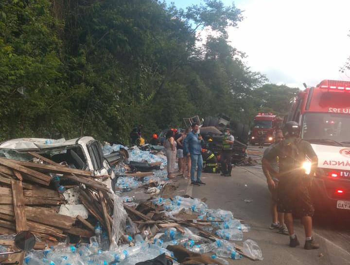 caminhão tomba na rodovia floriano rodrigues pinheiro