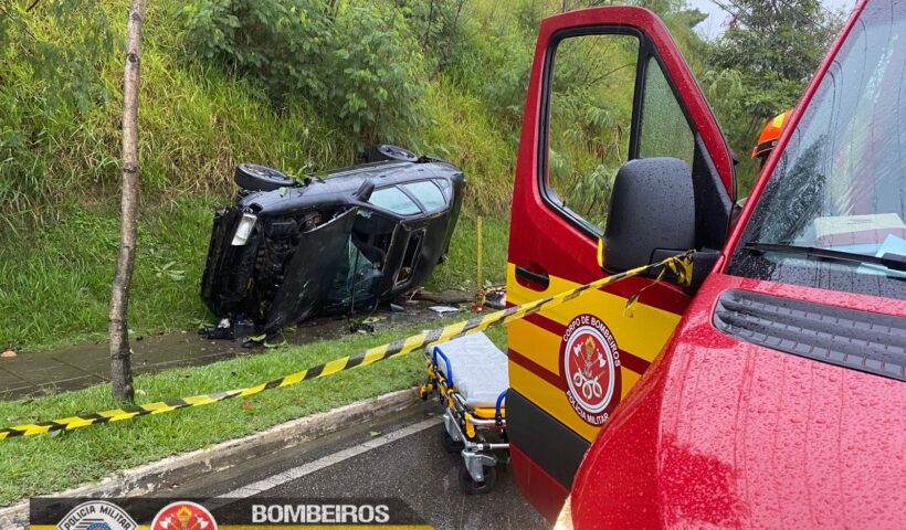 Homem de 21 anos morre após capotamento na zona leste de São José dos Campos