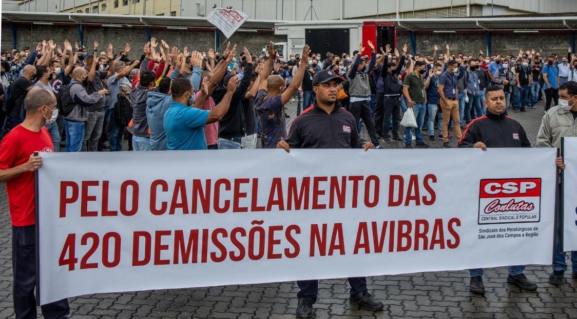 Funcionários da Avibras entram em greve