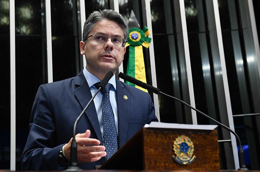 Senador Alessandro Vieira anuncia filiação ao PSDB