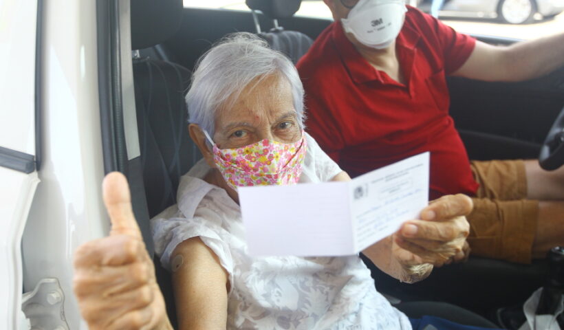 São José inicia a 4ª dose para idosos acima de 80 anos, contra a covid-19, nesta segunda-feira