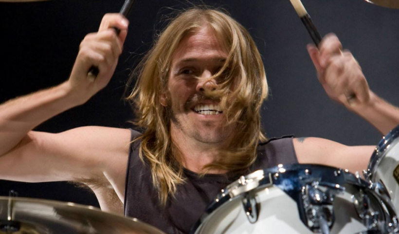 Taylor Hawkins, baterista do Foo Fighters, morre aos 50 anos